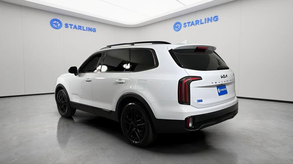 Used 2025 White Kia EX X-Line image 5