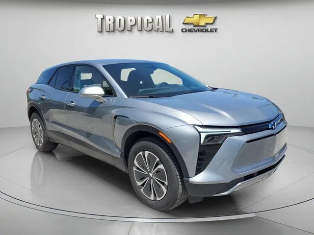 New 2025 Sterling Gray Metallic Chevrolet LT image 7