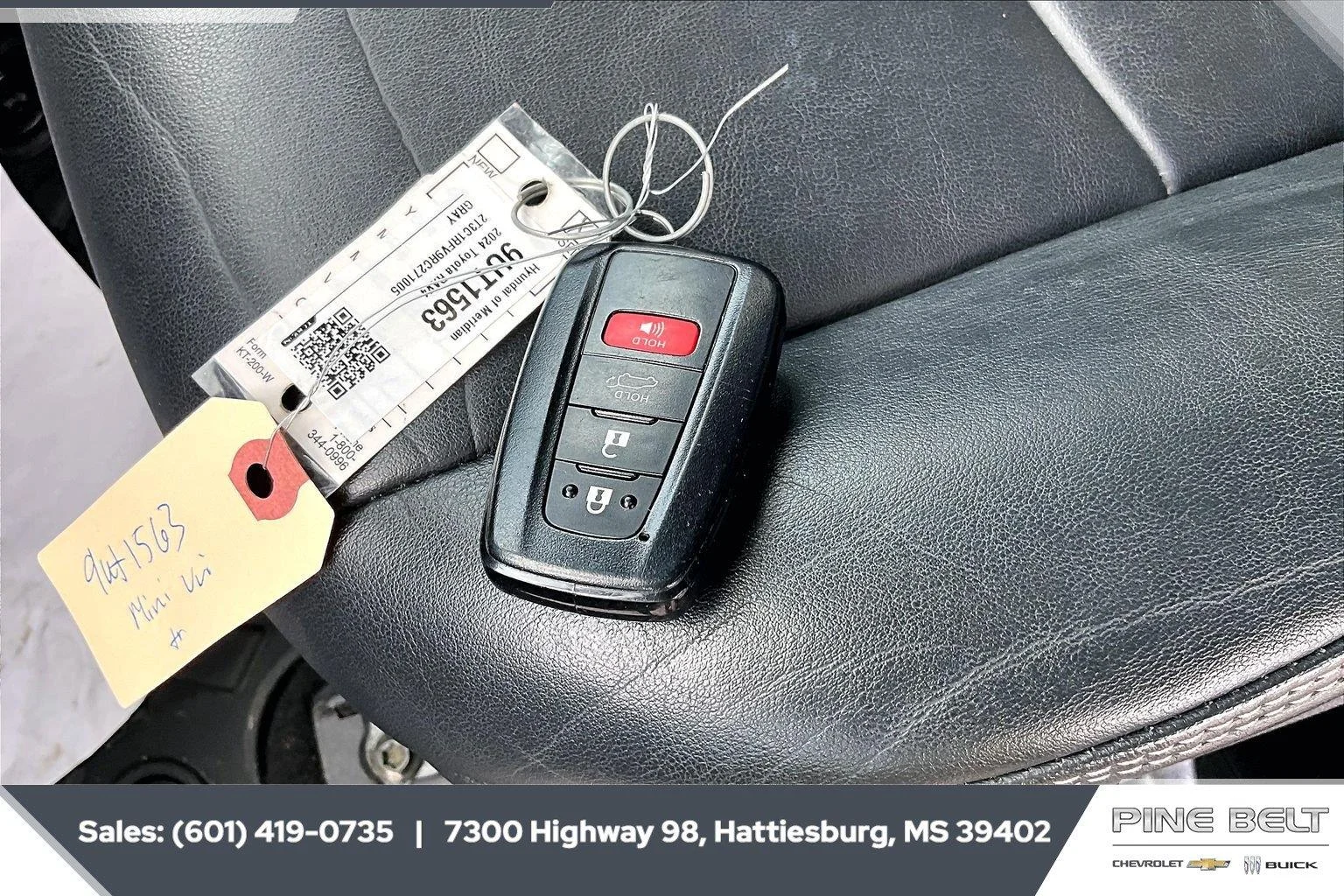 Used 2024 Magnetic Gray Metallic Toyota XLE Premium image 9