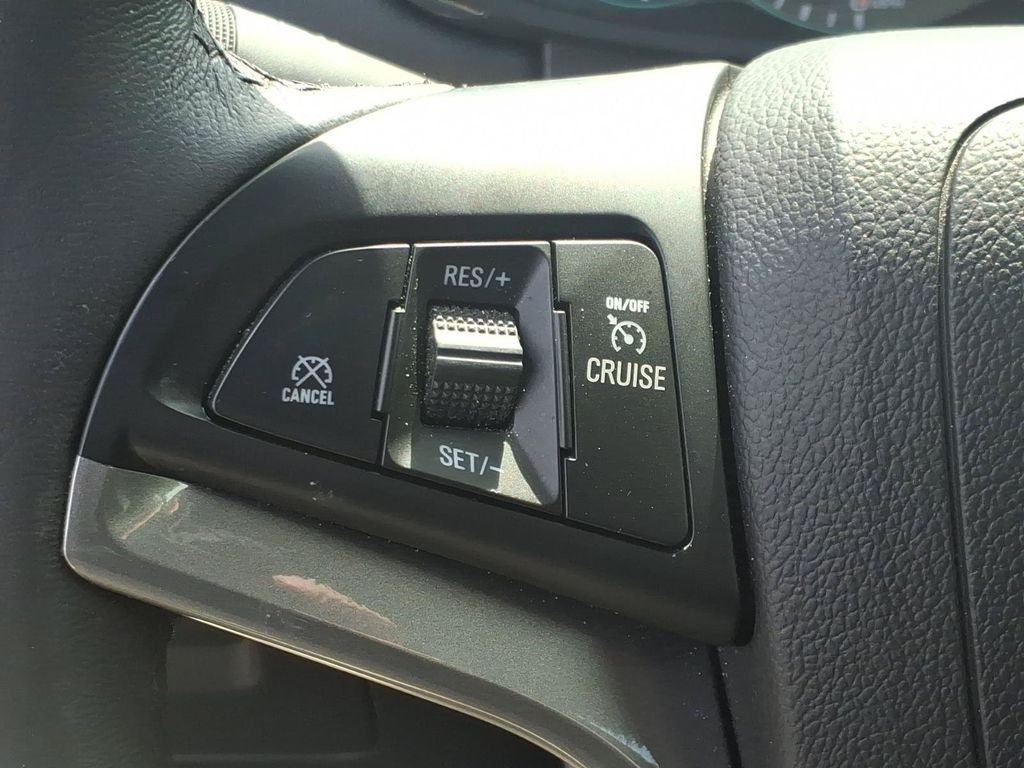 Used 2022 Red Chevrolet LT image 25