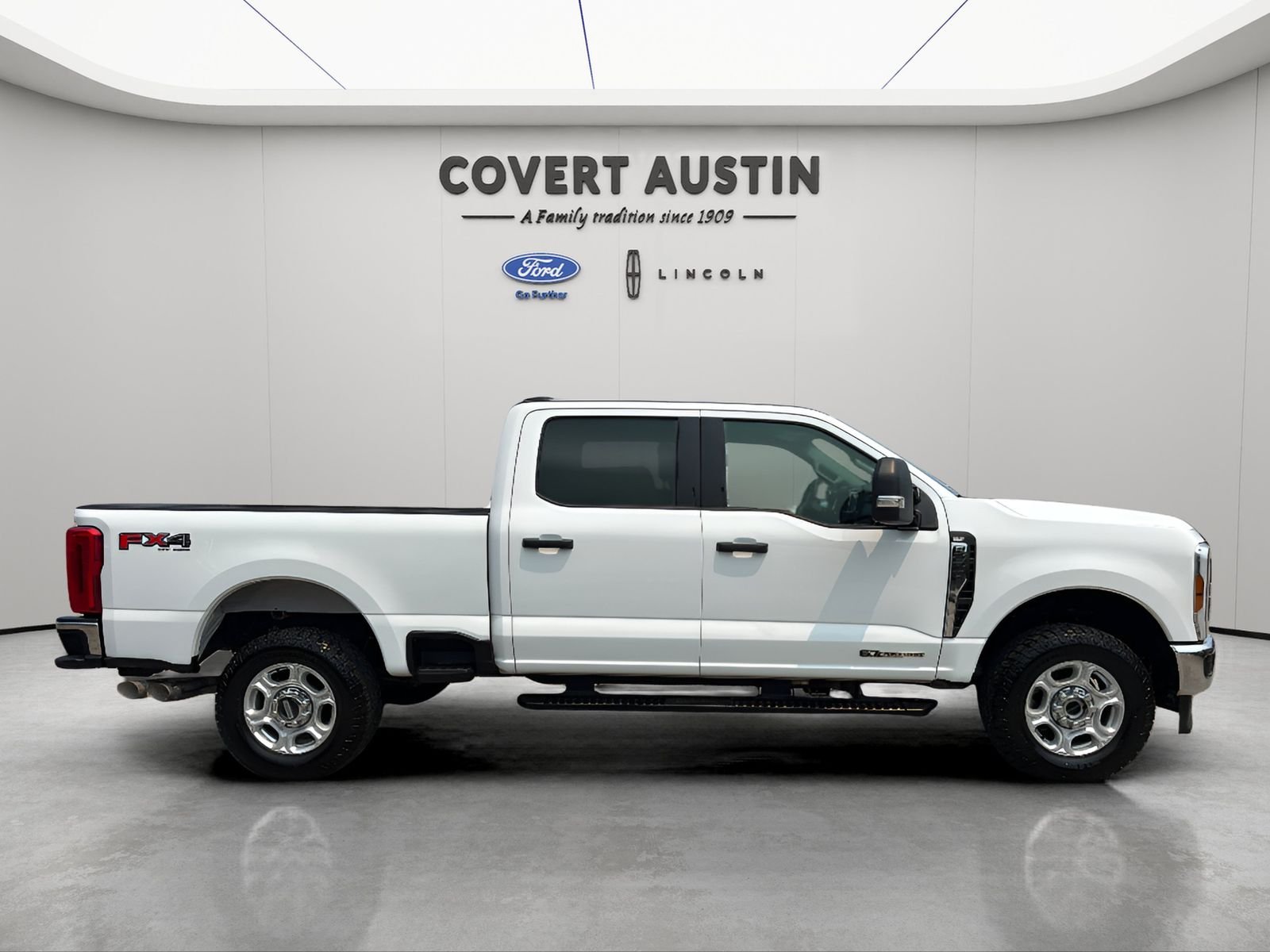 Used 2025 White Ford XLT image 5