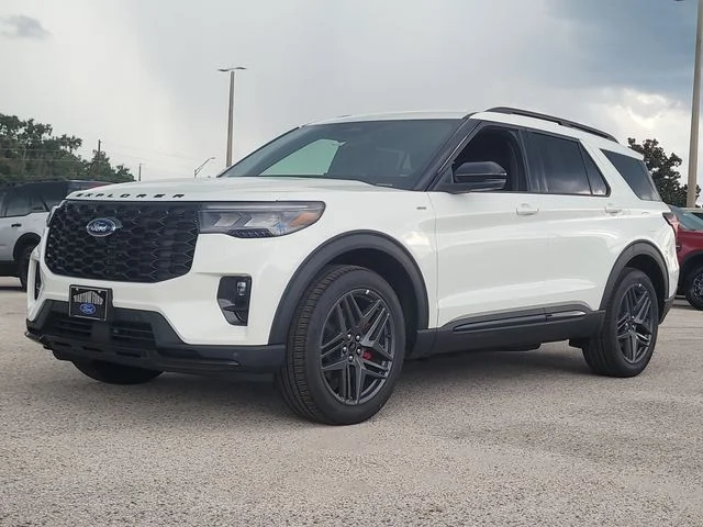 New 2026 White Metallic Ford ST-Line image 32
