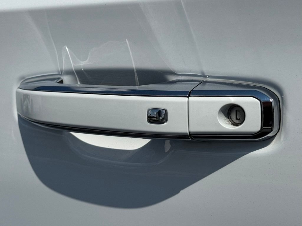 Used 2024 White GMC Denali image 16