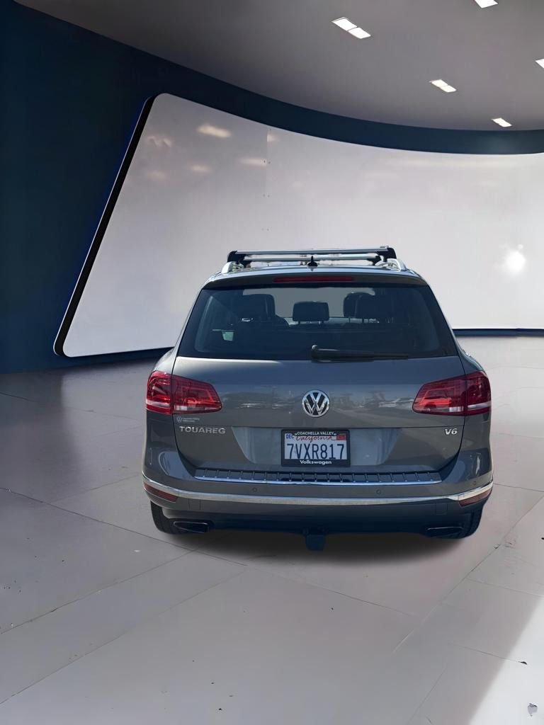Used 2017 Gray Volkswagen V6 image 3
