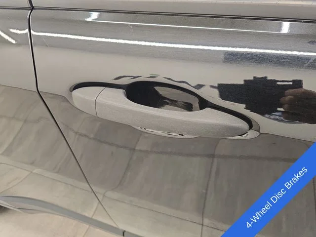 Used 2019 Diamond Black Jeep Sport image 8
