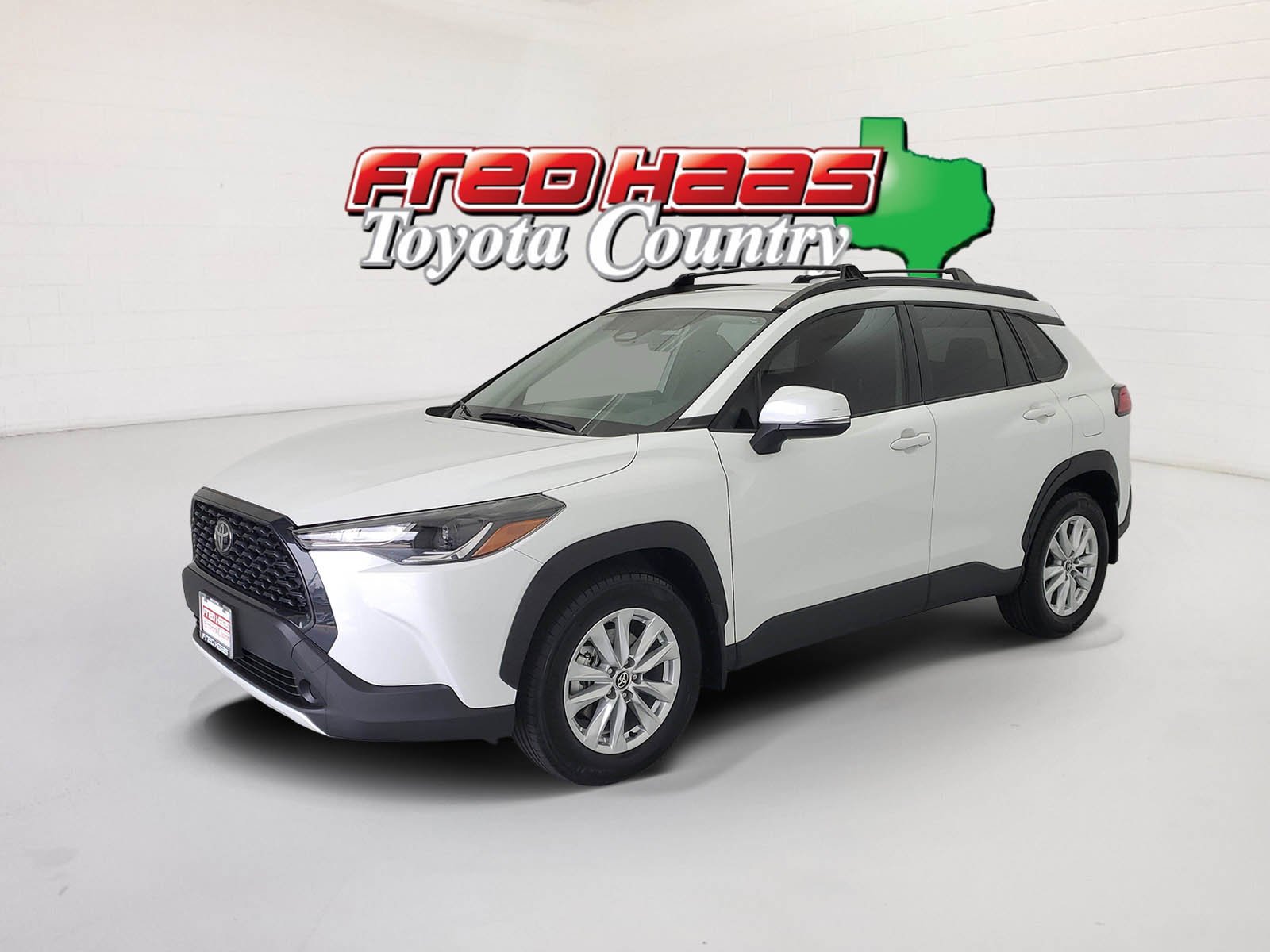 Used 2024 Wind Chill Pearl Toyota LE image 1