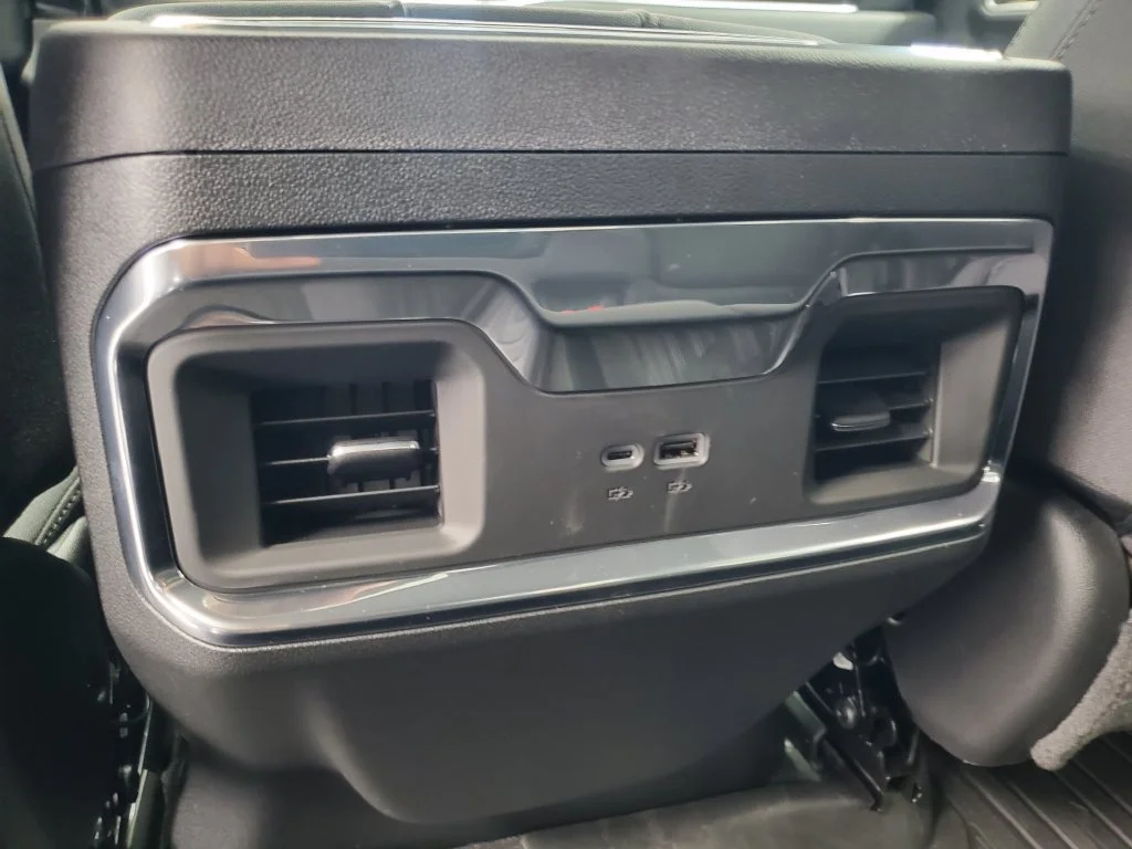 New 2026 Summit White GMC Elevation image 30
