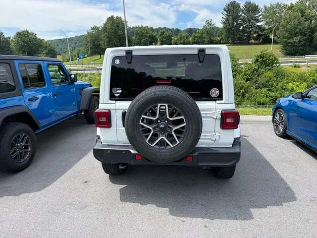 Used 2024 White Jeep Sahara image 16