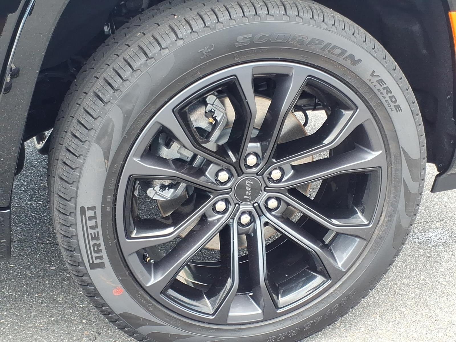 New 2026 High Gloss Black Exterior Paint Jeep Summit Obsidian image 15