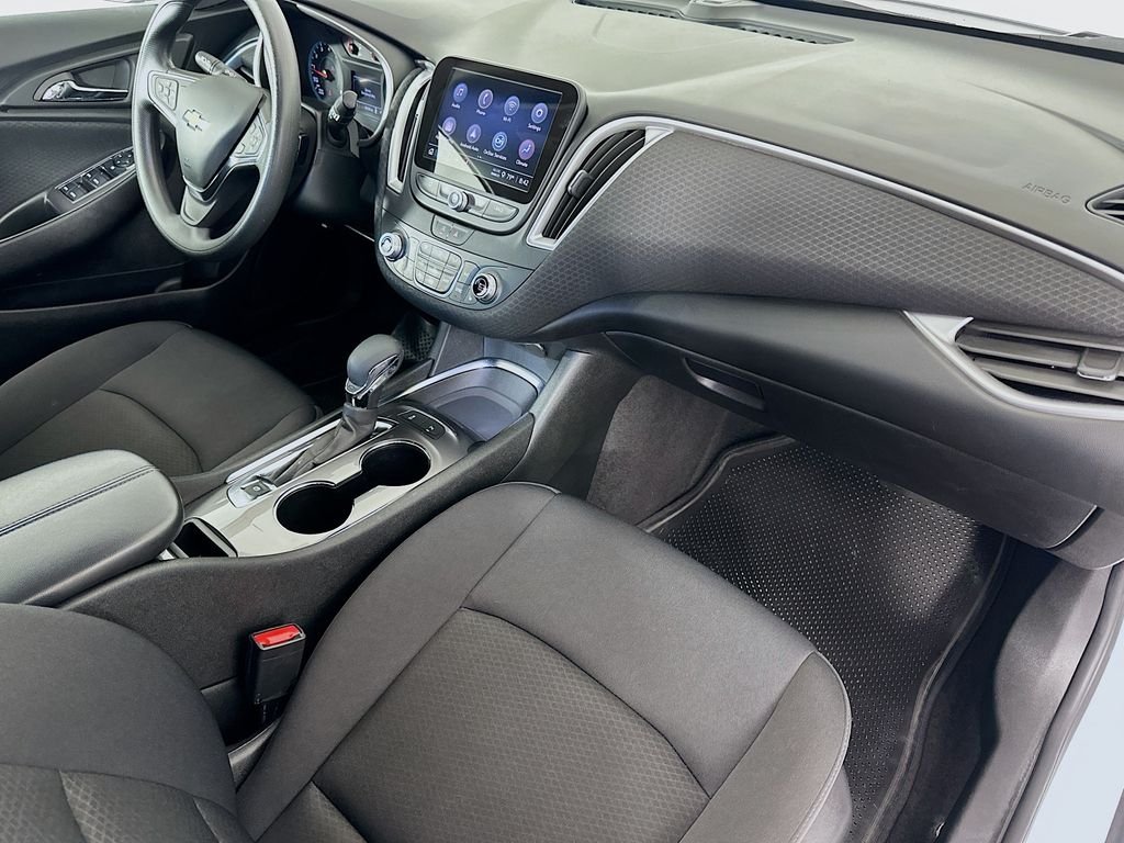 Used 2025 Summit White Chevrolet LT image 28