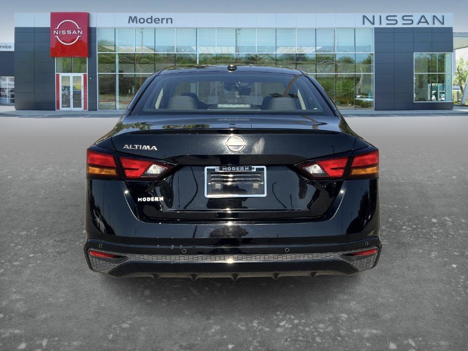Used 2025 Super Black Nissan SV image 6