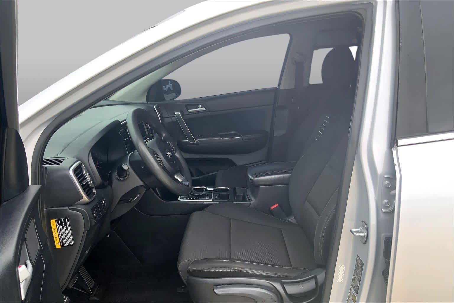 Used 2018 Sparkling Silver Kia LX image 8