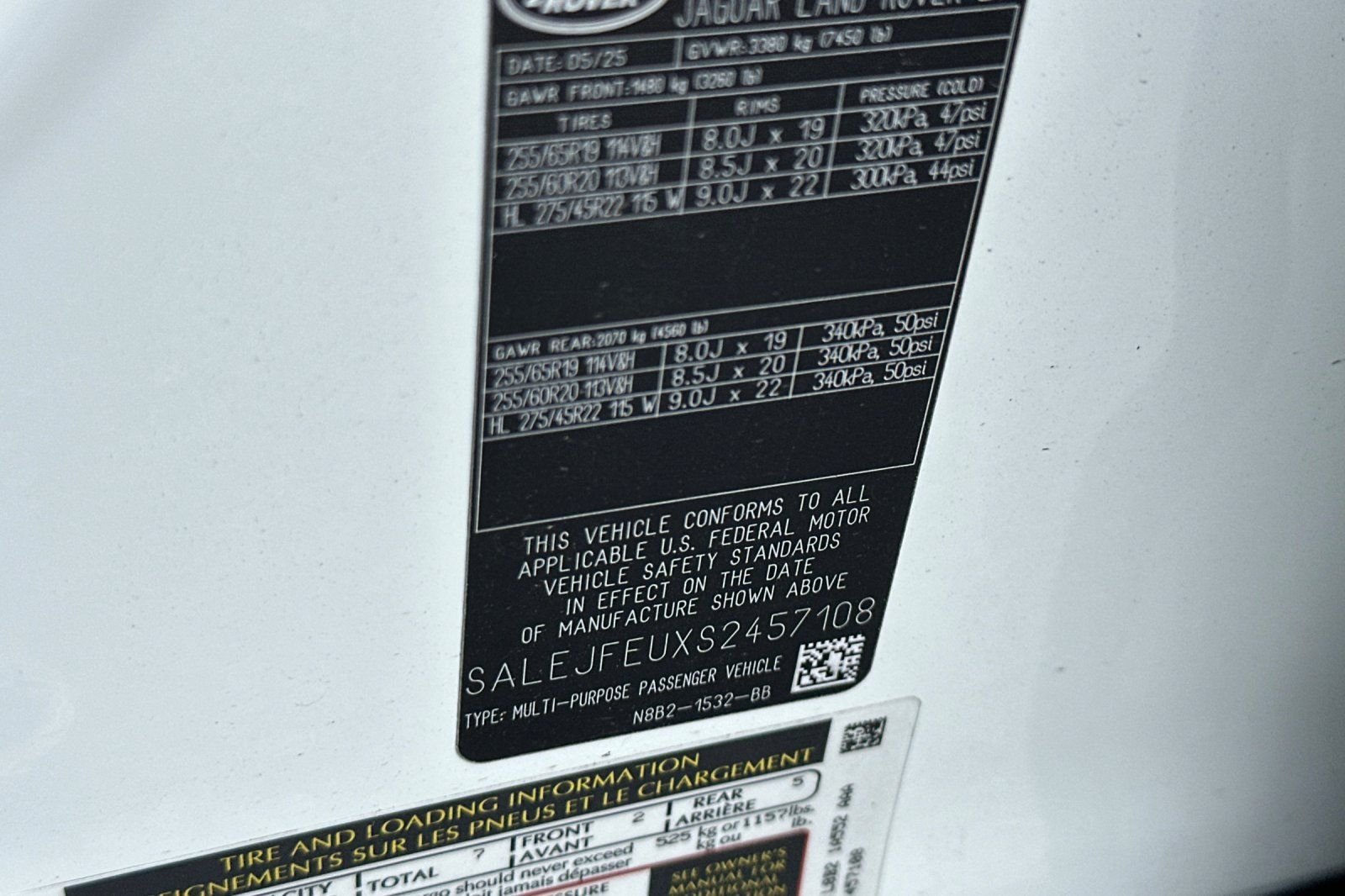 Used 2025  Land Rover S image 28