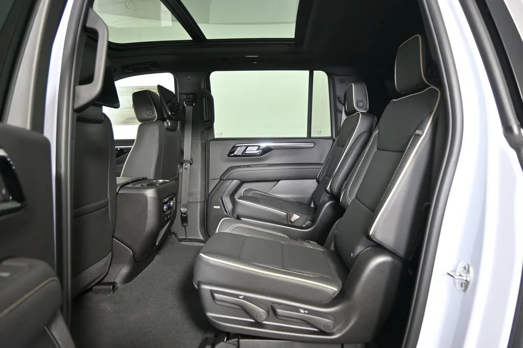 2026 Chevrolet Suburban Premier - Photo 19