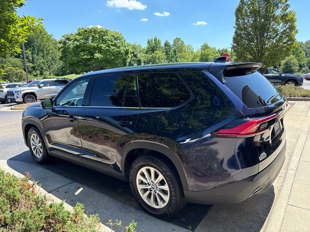 Used 2024 Gray Toyota XLE image 3