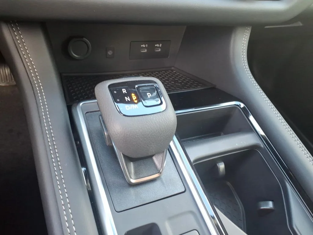 New 2026 Everest White Pearl TriCoat Nissan Platinum image 17