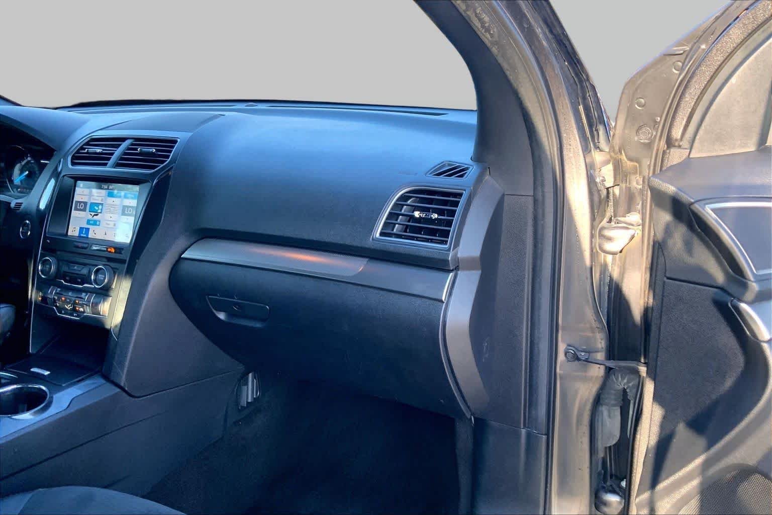 Used 2018 Magnetic Ford XLT image 18