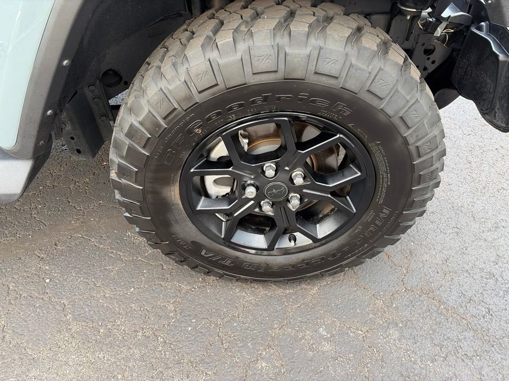 Certified Used 2025 Gray Jeep High Tide image 10