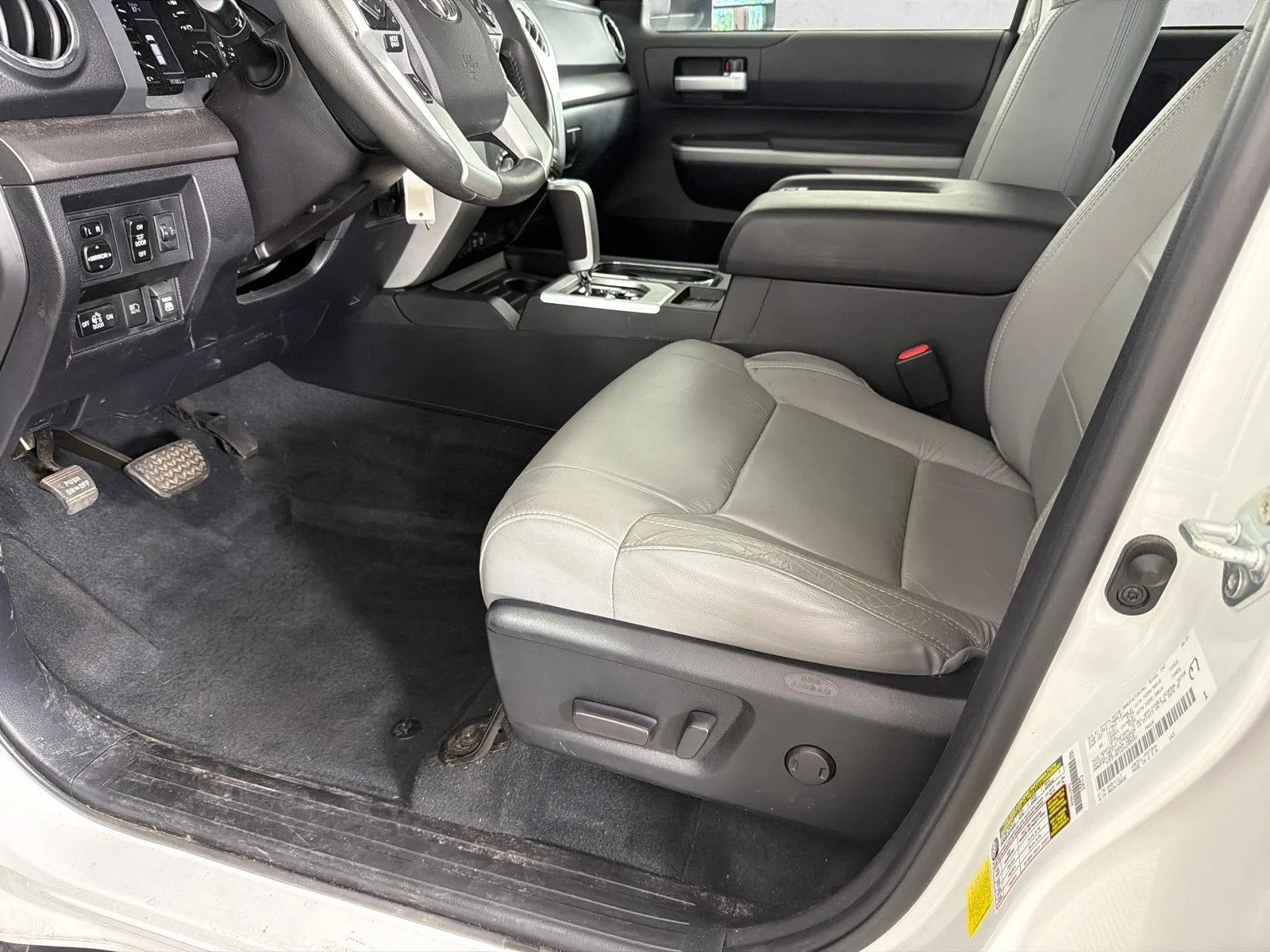 Used 2021 Super White Toyota SR5 image 9