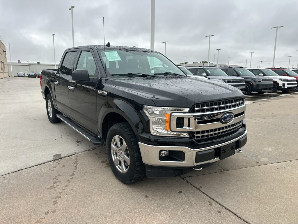 Used 2018 Shadow Black Ford XLT image 9