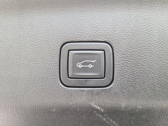 Used 2024 Onyx Black GMC Denali image 7