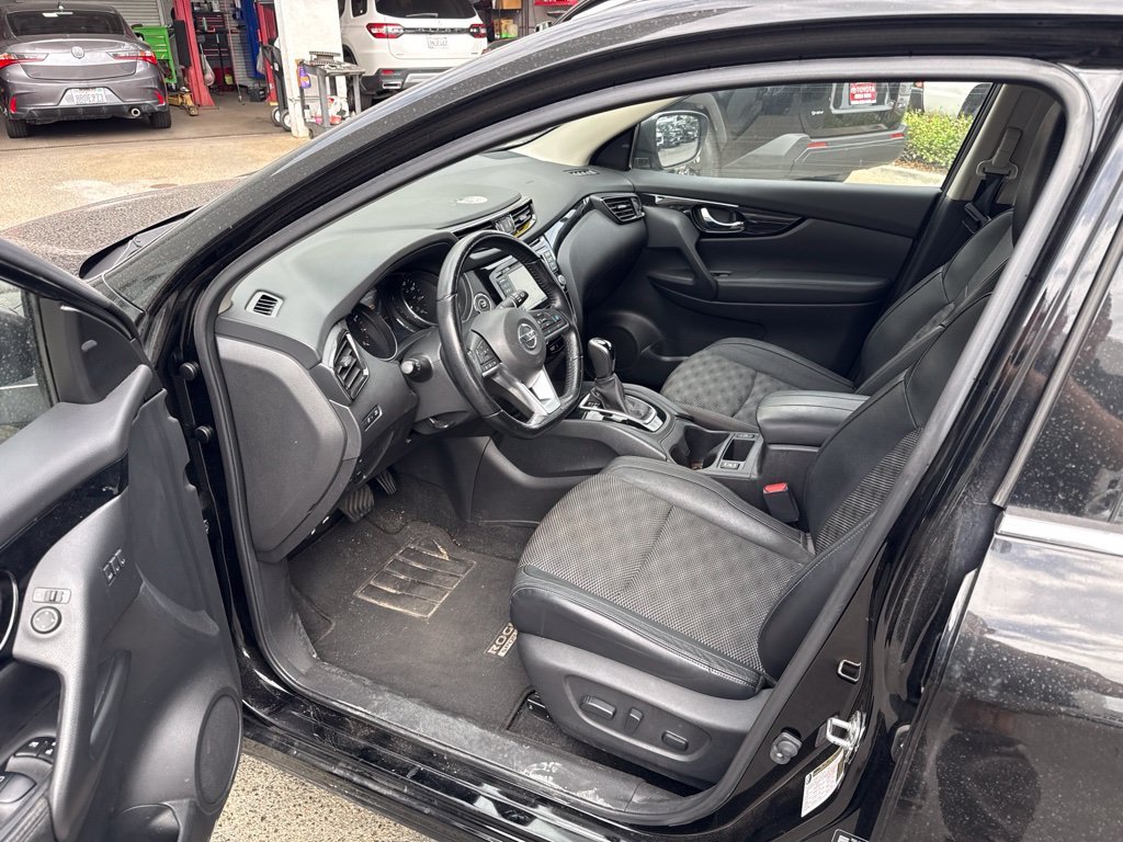 Used 2021 Magnetic Black Pearl Nissan SV image 13