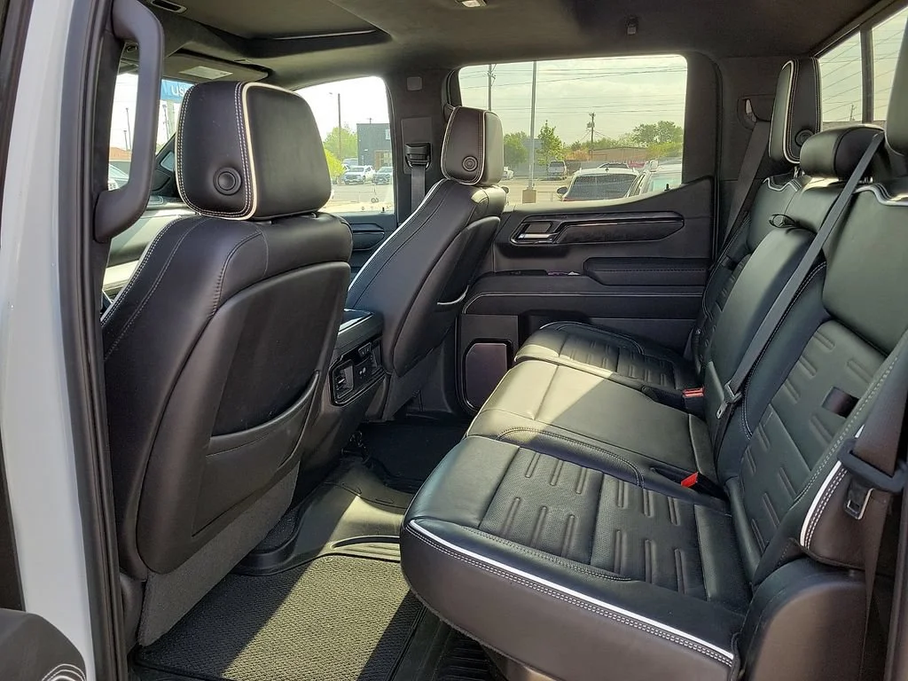 Used 2023 SUMMIT WHITE GMC AT4X image 16