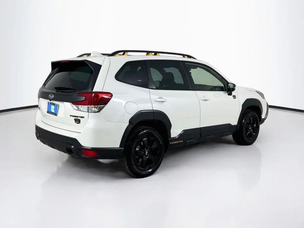 Used 2023 Crystal White Pearl Subaru Wilderness image 11