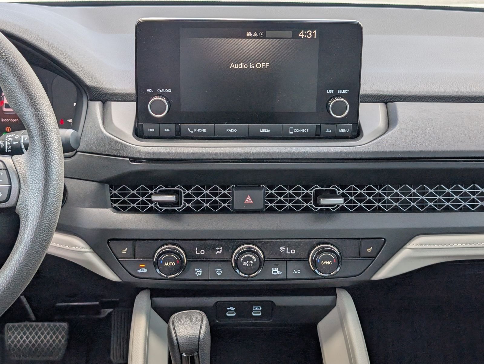 Used 2025 White Honda SE image 22