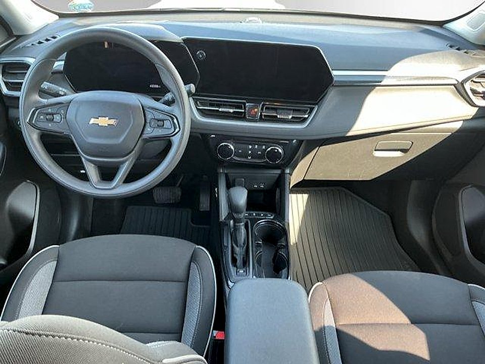 Used 2025 Sterling Gray Metallic Chevrolet AWD LT image 10