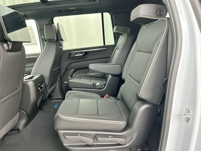 New 2026 Polar White Tricoat Chevrolet Premier image 25