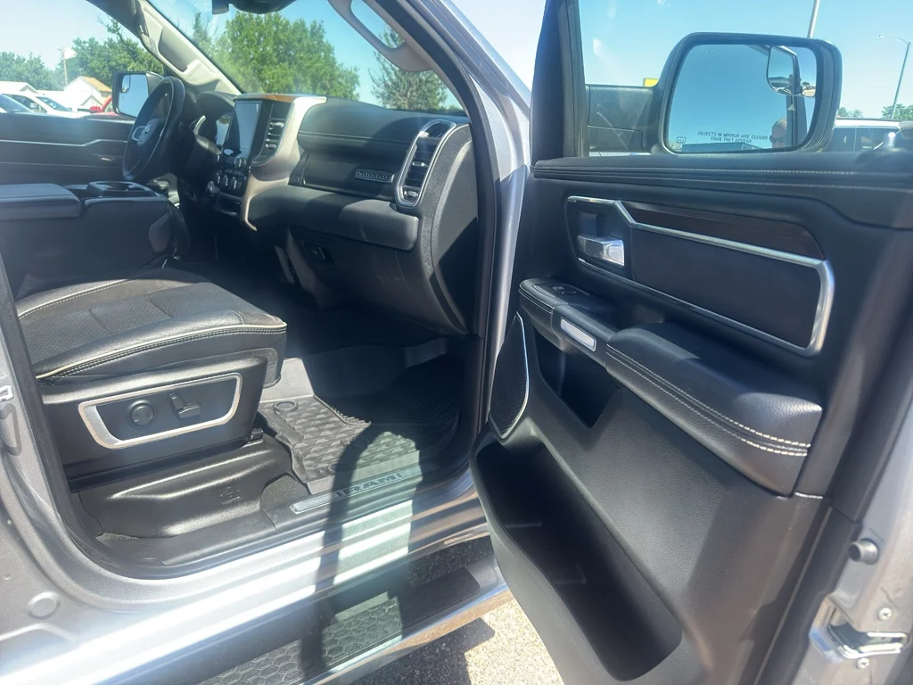 Used 2022 Billet Silver Metallic Clearcoat Ram Laramie image 14