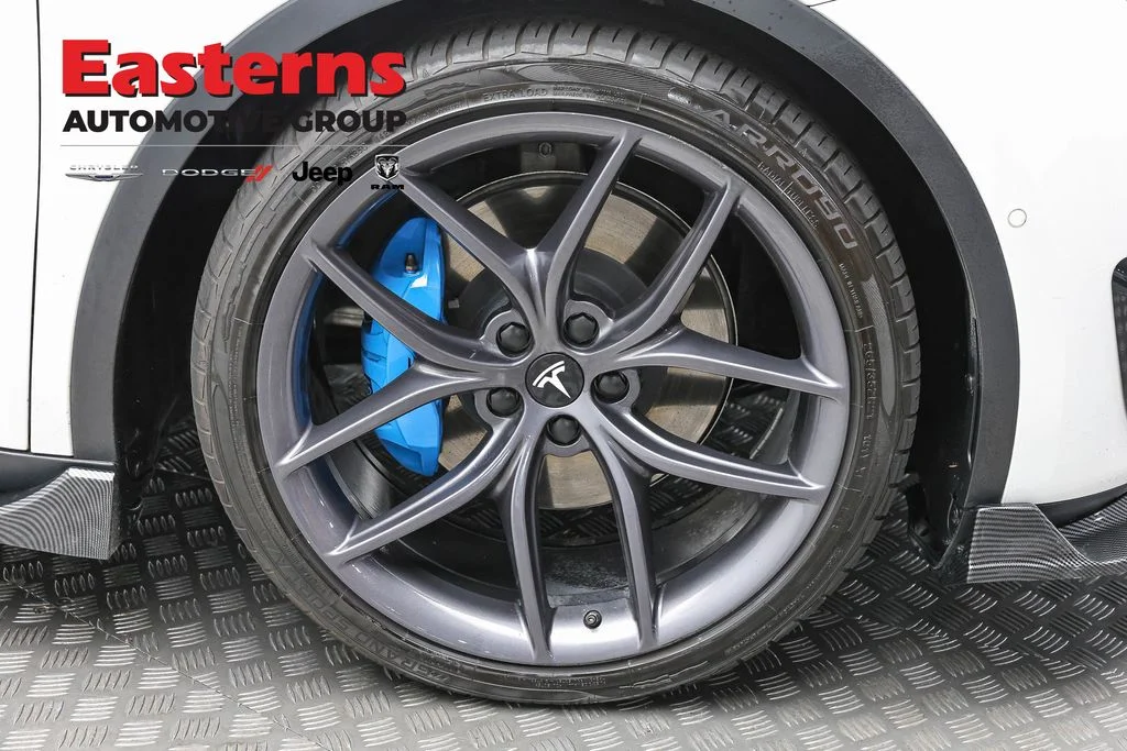 Used 2022  Tesla Performance image 25