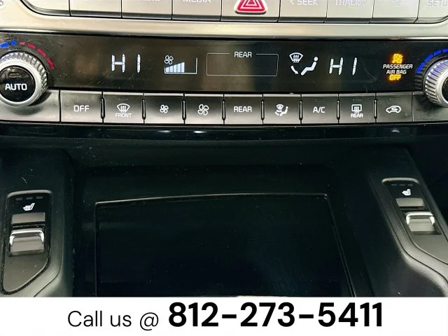 Used 2022 White Kia S image 16