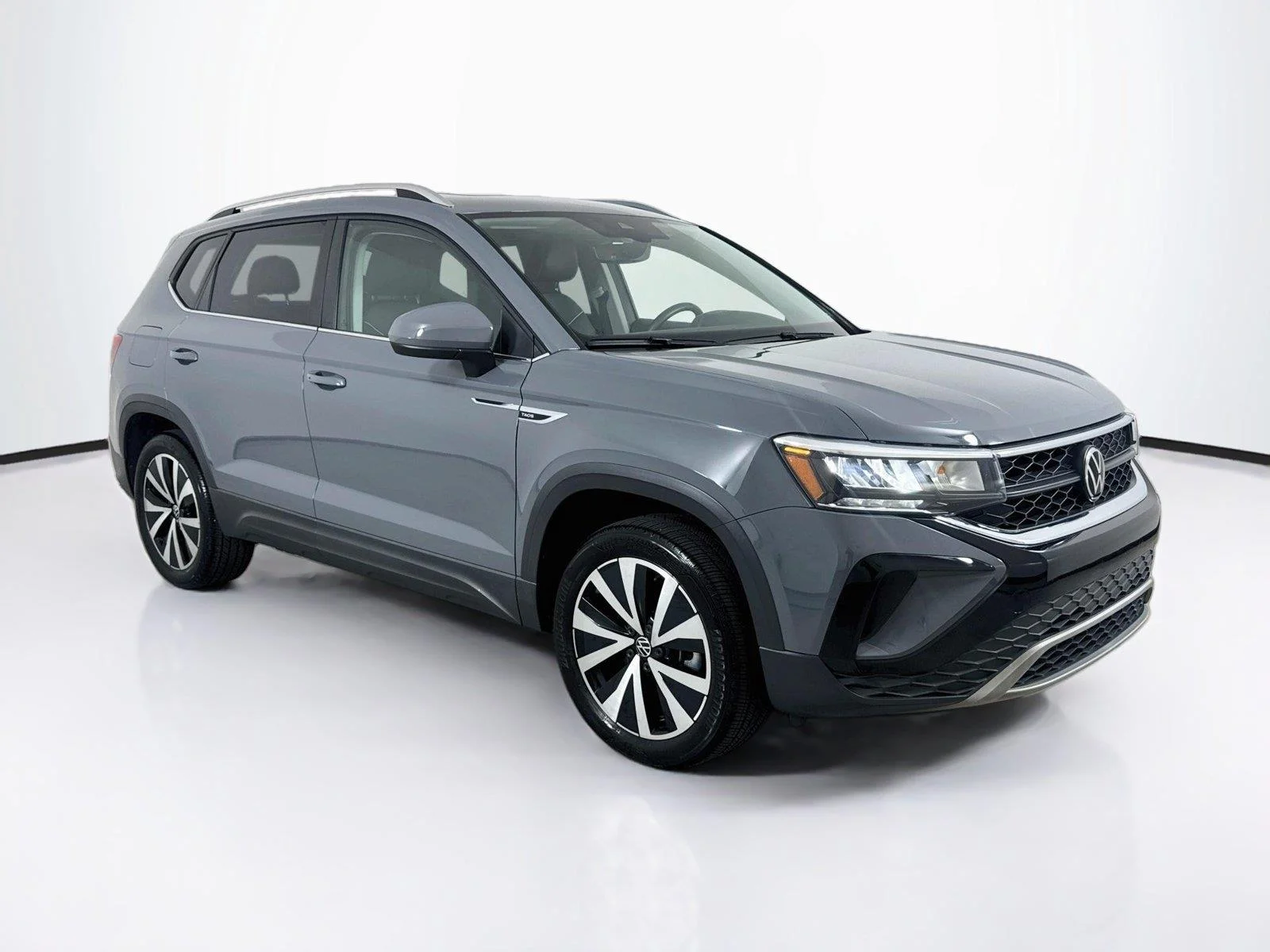 Used 2023 Pure Gray Volkswagen SE image 6