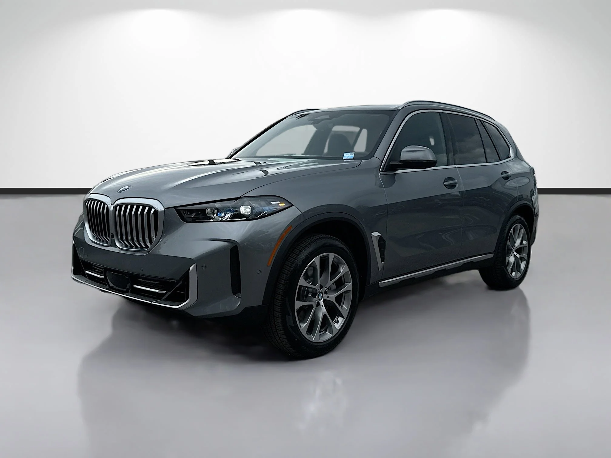 New 2026 Skyscraper Grey Metallic BMW sDrive40i image 7
