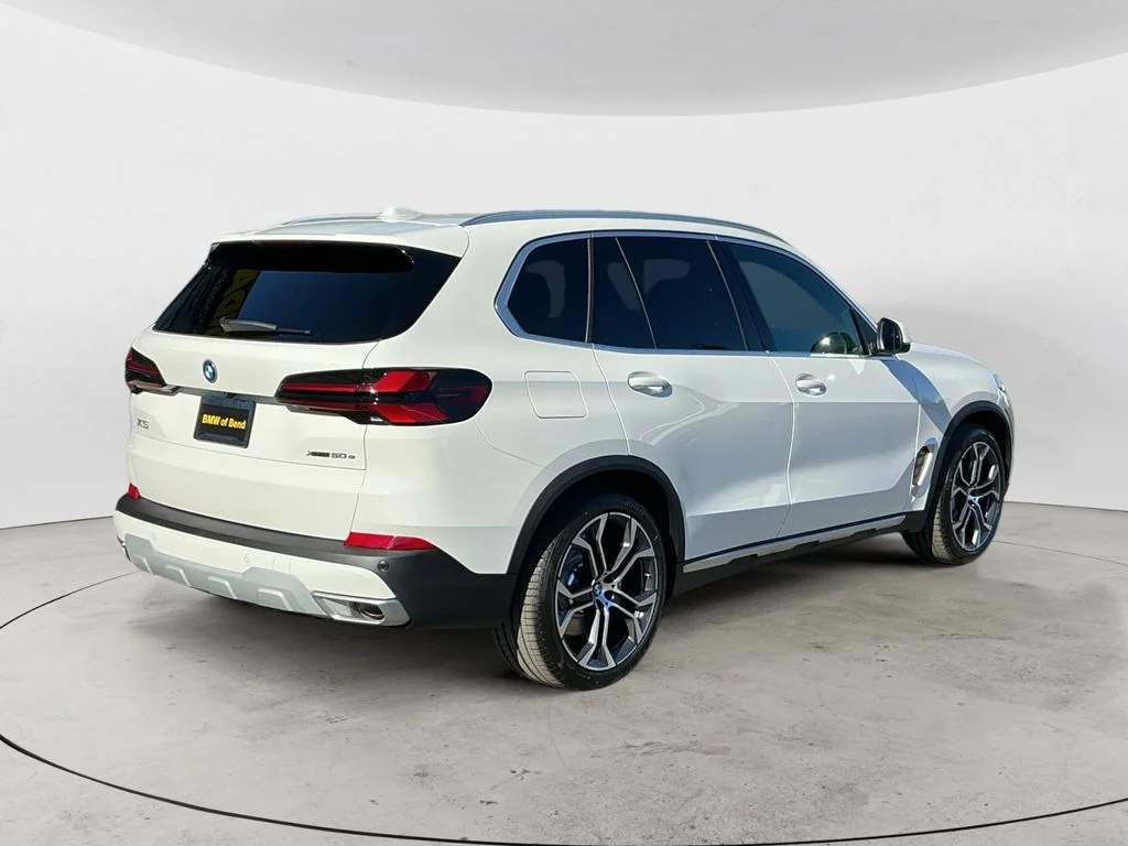 New 2026 White BMW xDrive50e image 5