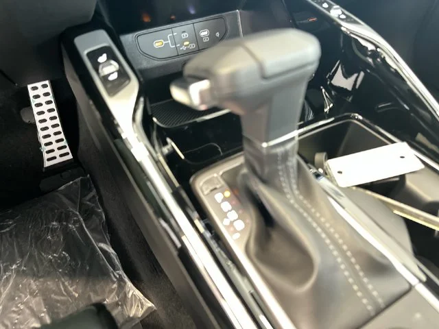New 2026 Glacial White Pearl Kia X-Line SX Prestige AWD image 30