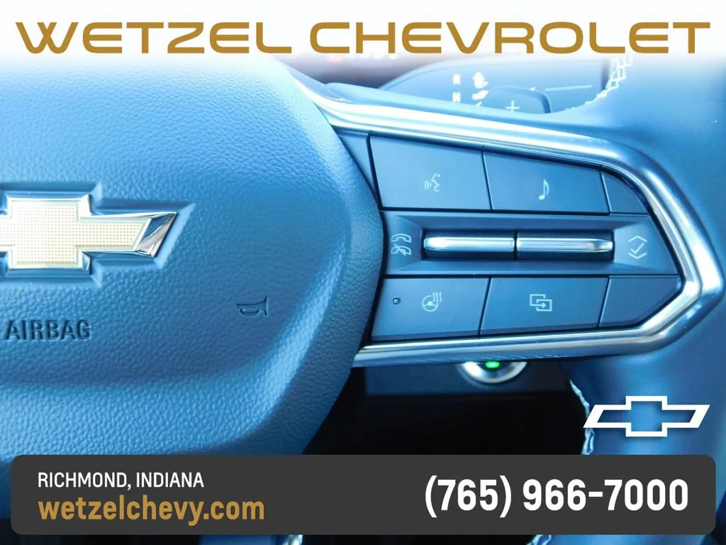 New 2027 Summit White Chevrolet LT image 37