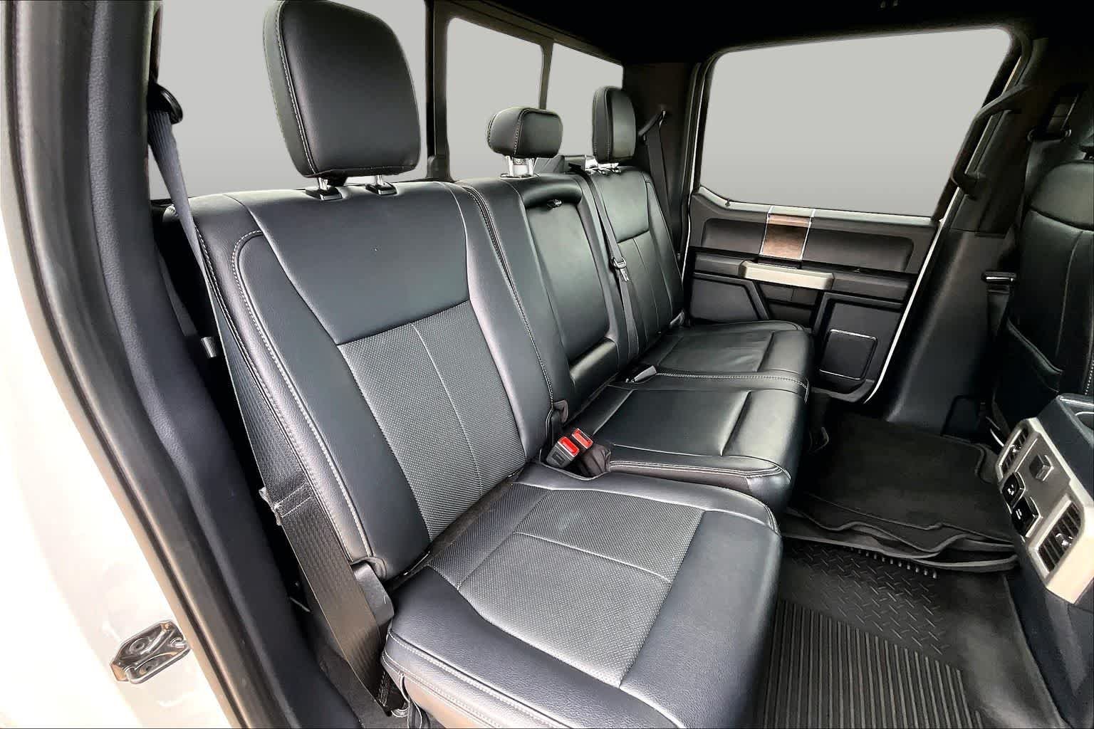 Used 2022 Star White Metallic Tri-Coat Ford LARIAT image 20