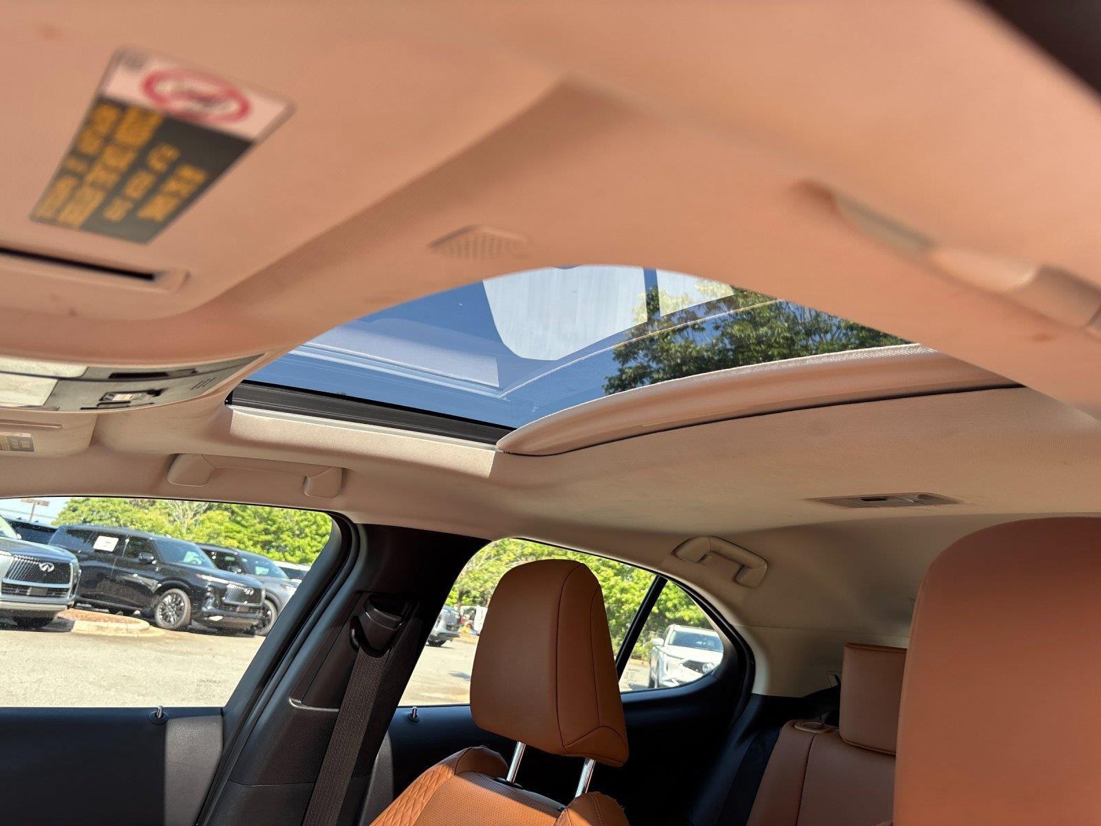 Used 2021 Eminent White Pearl Lexus UX 200 image 30