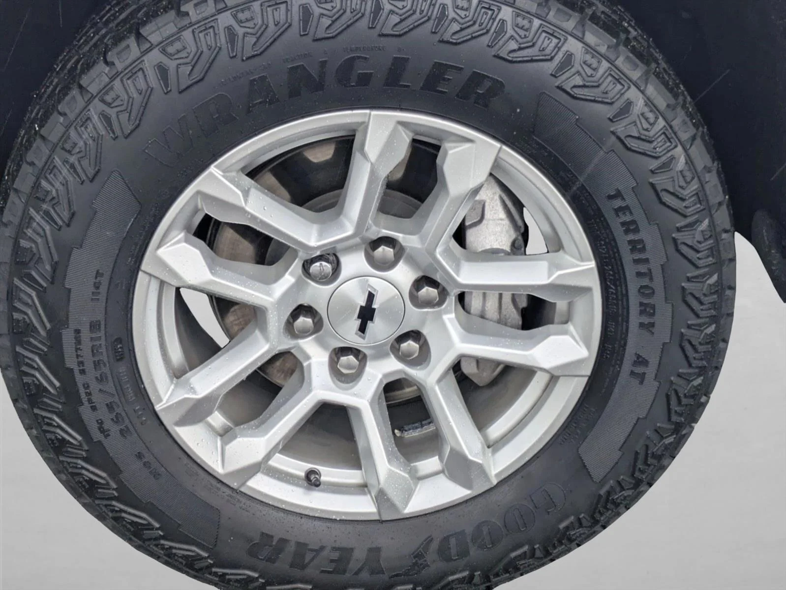 Used 2023 Summit White Chevrolet RST image 16