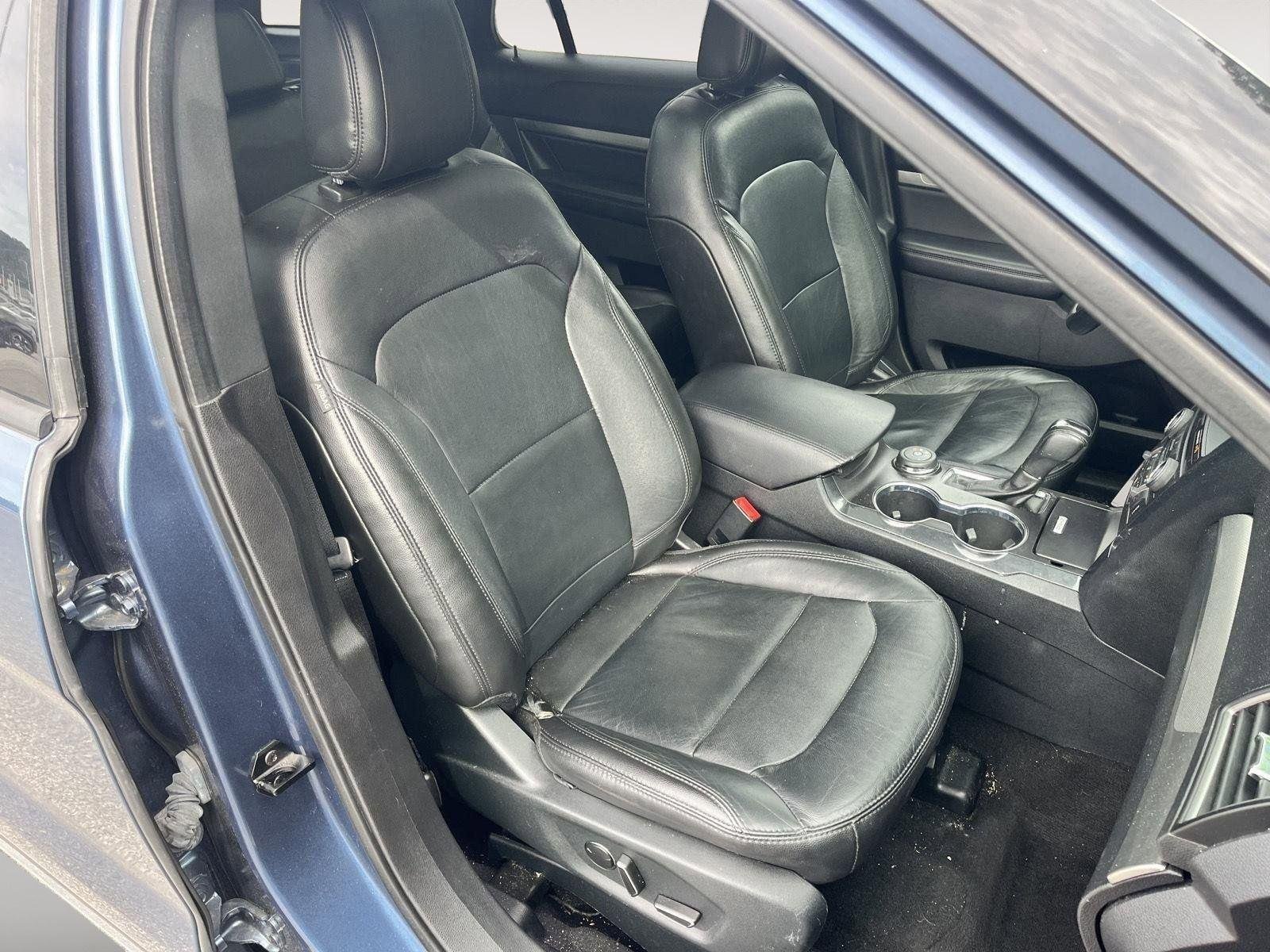 Used 2018 Blue Ford XLT image 44
