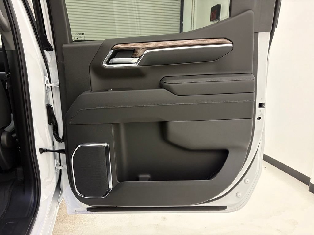 New 2026 Summit White Chevrolet LT Trail Boss image 42