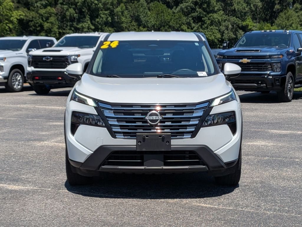 Used 2024 White Nissan SV image 8