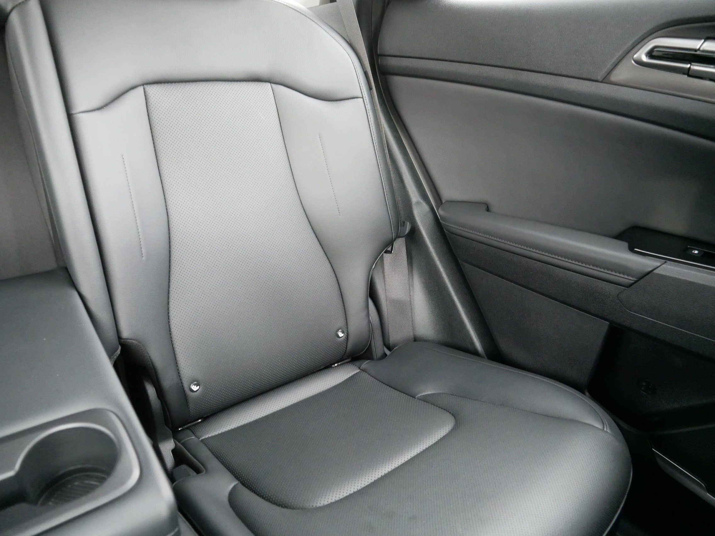 Used 2024 Glacial White Pearl Kia EX image 14