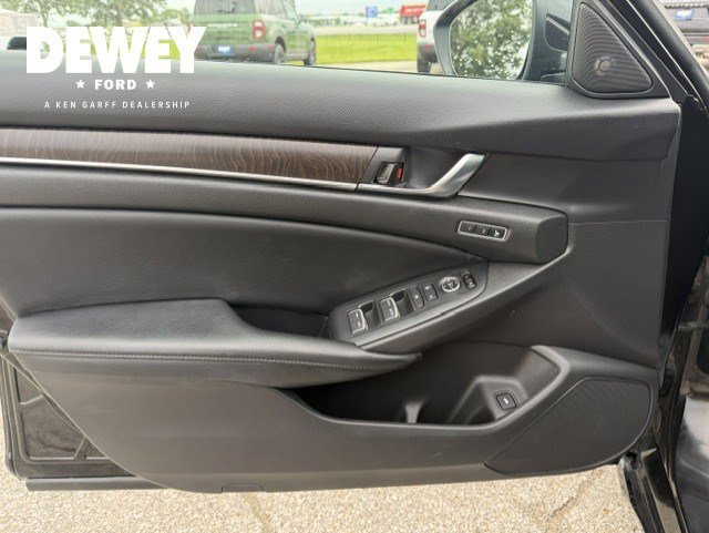 Certified Used 2018 Black Honda EX-L 1.5T image 9