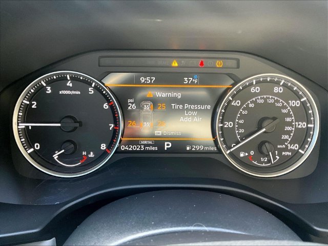 Used 2022 Gray Mitsubishi SEL image 25