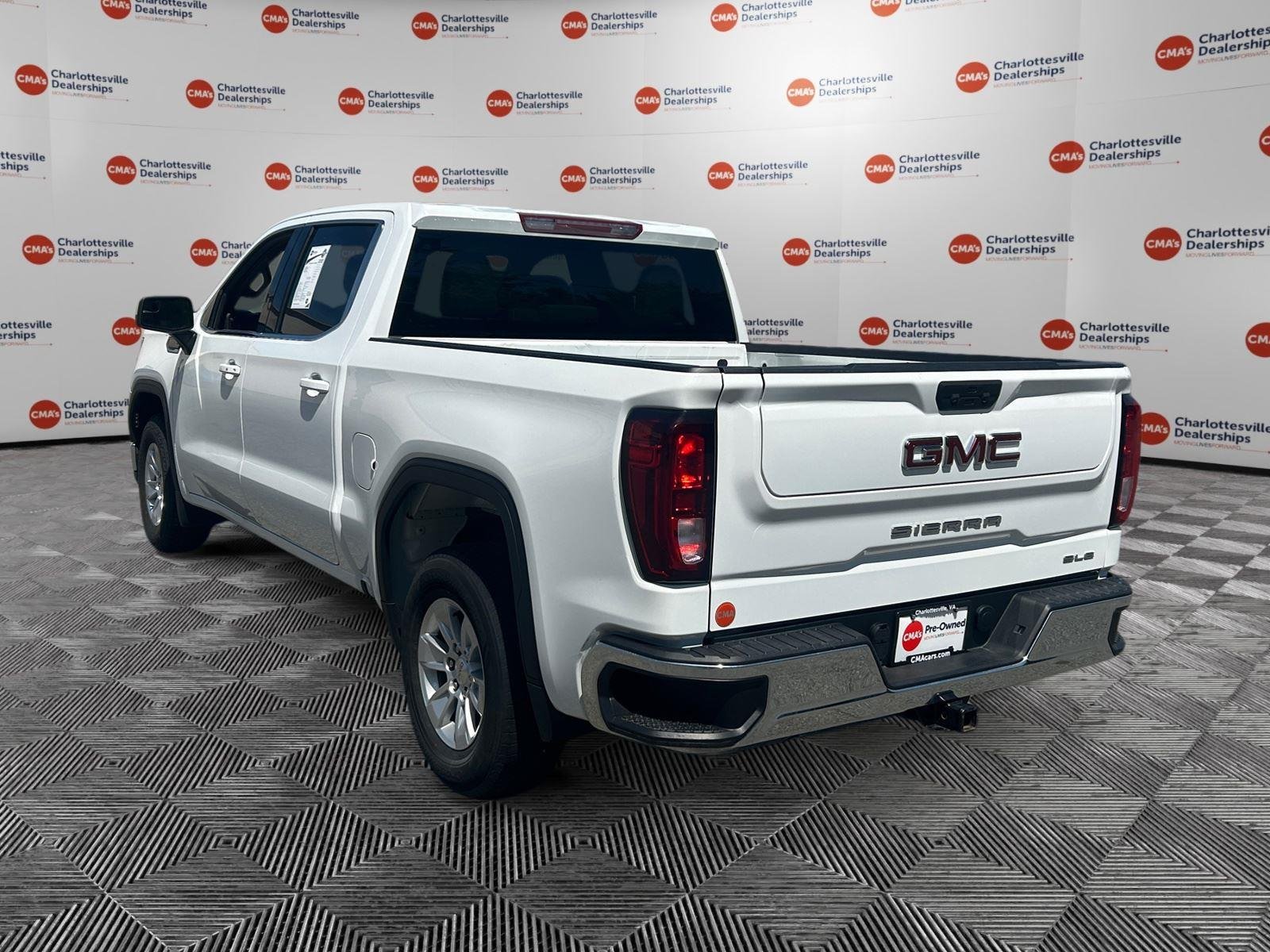 Used 2024 Summit White GMC SLE image 3
