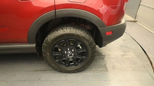 New 2026 Ruby Red Metallic Tinted Clearcoat Ford Badlands® image 9